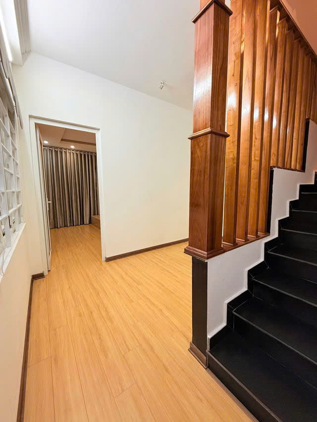 NHÀ MỚI Ô TÔ ĐỖ CỬA Ngọc Thụy 48.5 m2,X  4 tầng, mặt tiền 4m, 8.8 tỷ Long Biên. - Ảnh 3