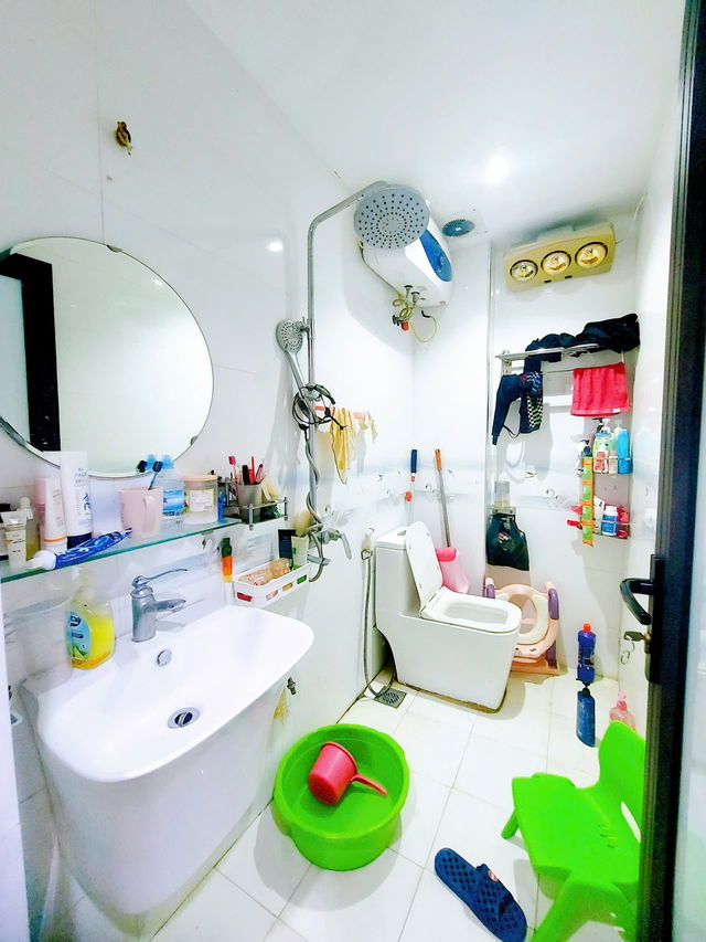 NHÀ DÂN XÂY MẶT NGÕ THÔNG Ô TÔ Bắc Cầu 44m2,X 4 tầng,mặt tiền 4.4m, 5.6 tỷ Long Biên. - Ảnh 1