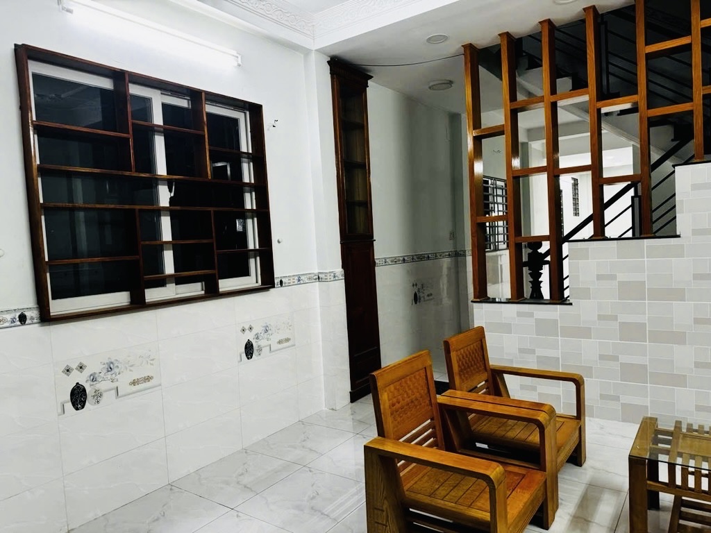 87m2 3T 4.3X19 XE HƠI NGỦ NHÀ LÔ GÓC 5 PN SÁT BÊN CV LÀNG HOA GIÁ 7.65 TỶ - Ảnh 2