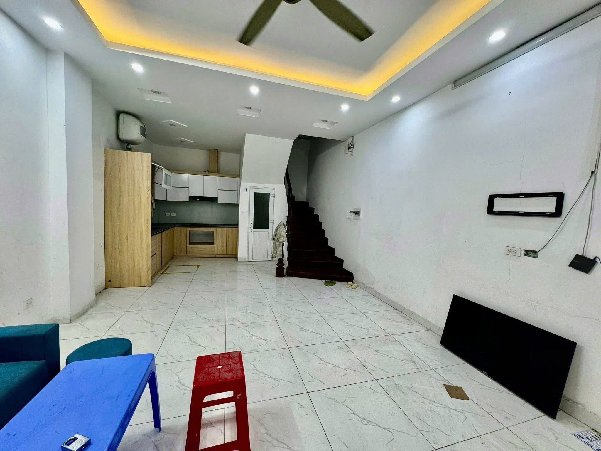 Bán Nhà Ngõ 1194 Đường Láng Nhà Đẹp DT 38m2 5 tầng MT 4.5m Giá 9.6 tỷ - Ảnh 4