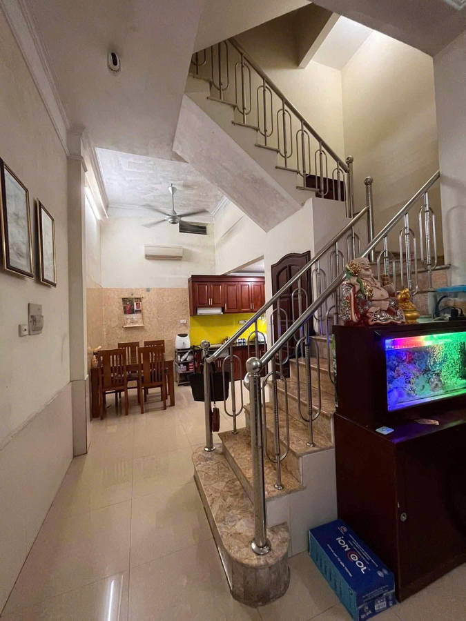 Bán Nhà Đẹp Dân Xây  Đường Cầu Giấy. DT 40m2. MT 4,5m. 5 Tầng. Giá 8,56 Tỷ. - Ảnh chính