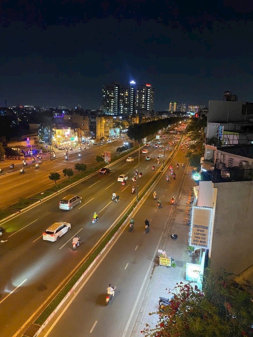 BÁN TÒA NHÀ 13 CĂN HỘ DỊCH VỤ CAO CẤP MẶT TIỀN PHẠM VĂN ĐỒNG  4 TẦNG - NGANG 9M - NGAY CÔNG VIÊN - Ảnh 1
