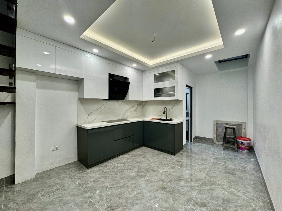 DÂN XÂY Phố Trạm mới tinh,diện tích 52m,6 tầng,thang máy,gần phố,ô tô đỗ cổng,nhỉnh 10 tỷ - Ảnh 1