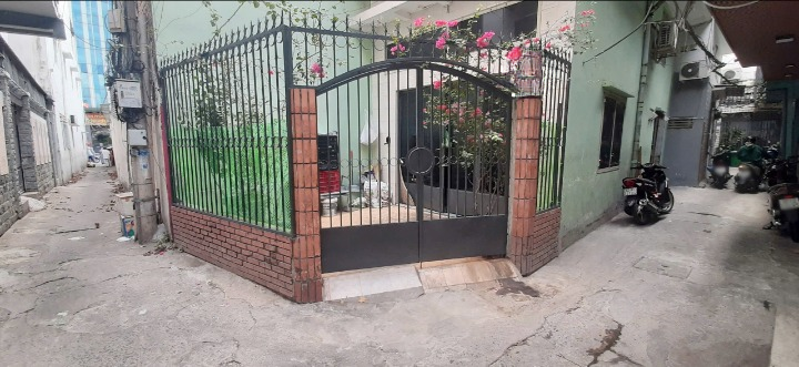 Căn góc 3 tầng nở hậu hẻm Dương Bá Trạc P1Q8. Giá 5 tỷ TL - Ảnh 1