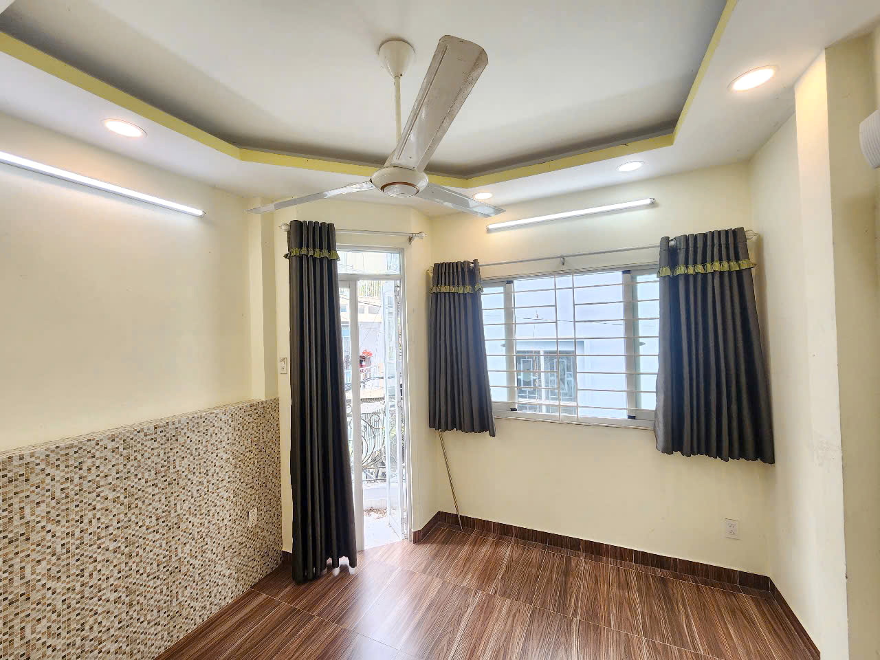 Nhà góc 4 tầng hẻm thông Nguyễn Trãi P2Q5. Giá 6.38 tỷ - Ảnh 4