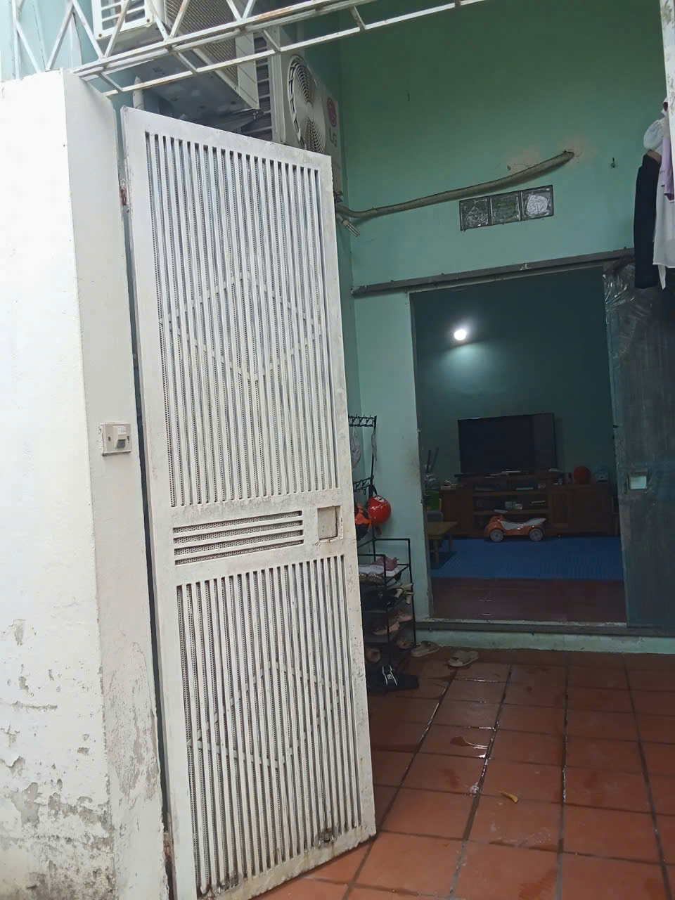 Bán nhà Cấp 4 Lạc Long Quân - Tây Hồ, Gần ô tô tránh, 36m2 2,2 tỷ - Ảnh 2