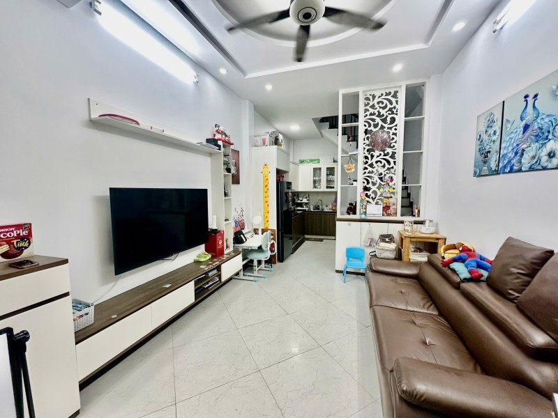 Cực hiếm. Bán nhà Khương Đình, Thanh Xuân. 35m2 x 5 Tầng. NGÕ THÔNG. GẦN Ô TÔ. Hơn 7 Tỷ. - Ảnh chính