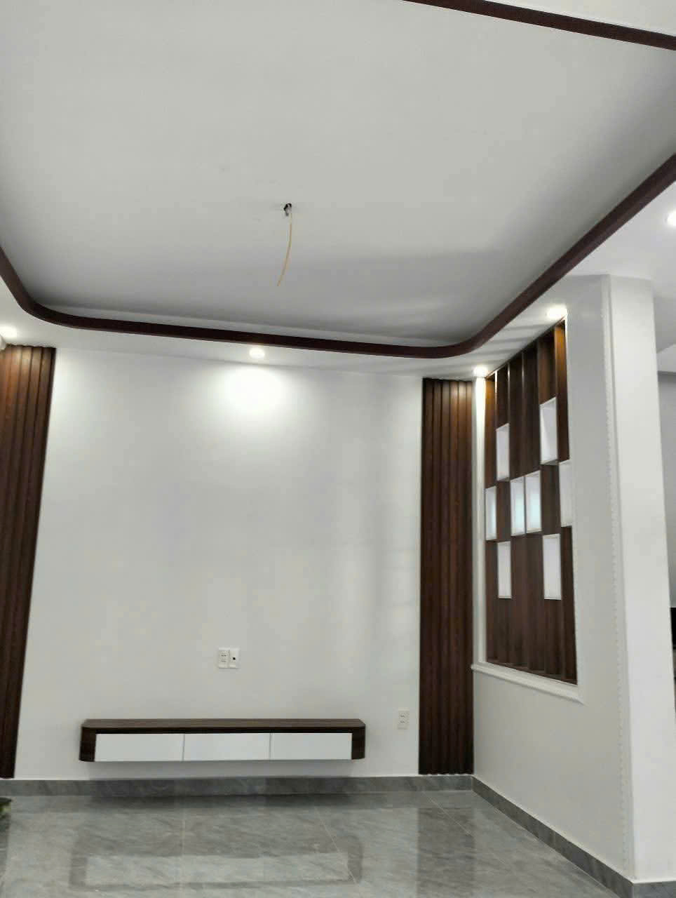BÁN NHÀ 3 TẦNG CHỢ ĐÔNG LÃM - Ô TÔ ĐỖ CỬA - CÓ SÂN RIÊNG - Ảnh 1