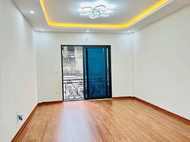 BÁN NHÀ 5 TẦNG TRUNG TÂM PHÚC LỢI, LONG BIÊN - VỊ TRÍ VÀNG, TIỆN ÍCH NGẬP TRÀN! - Ảnh 2