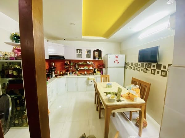 BÁN GẤP NHÀ 48M² - 4 LẦU - 5PN - HXH - GẦN AEON - GIÁ TỐT 5.X TỶ - Ảnh 1