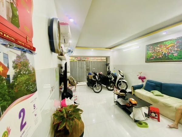 BÁN GẤP NHÀ 48M² - 4 LẦU - 5PN - HXH - GẦN AEON - GIÁ TỐT 5.X TỶ - Ảnh chính