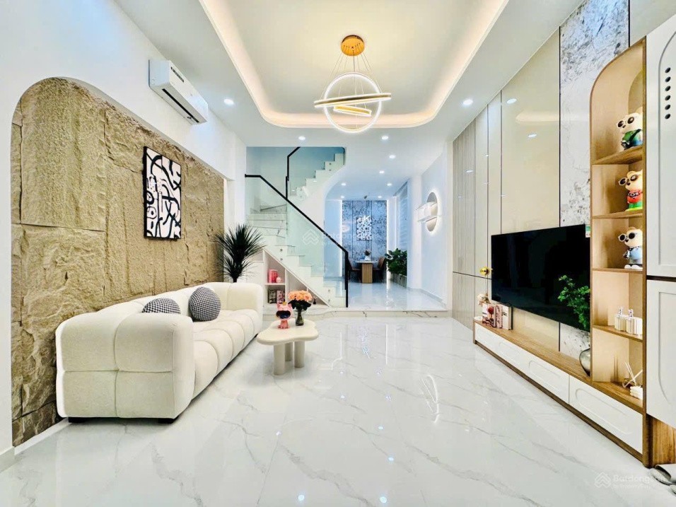 Bán nhà đường Sư Vạn Hạnh, Q.10, 80m², 3 tầng, 4PN, 9,x tỷ - Ảnh 1