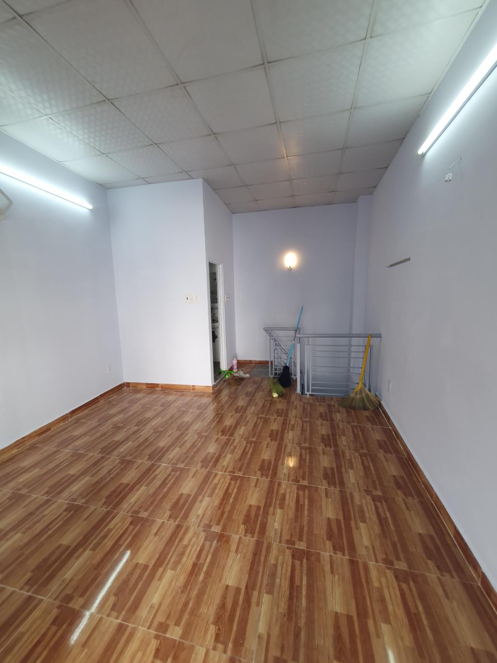 MẶT TIỀN Đường nhựa 6m, 3 Tầng (4m x 9m), giá chỉ 4.39 tỷ - Ảnh 3