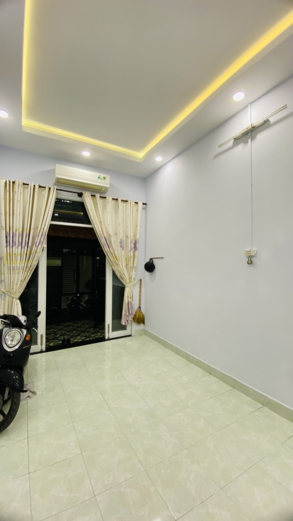 Gần MẶT TIỀN Nguyễn Kiệm Phú Nhuận, DT 50m2, Sổ vuông vức, giá chỉ 6.3 tỷ - Ảnh 2