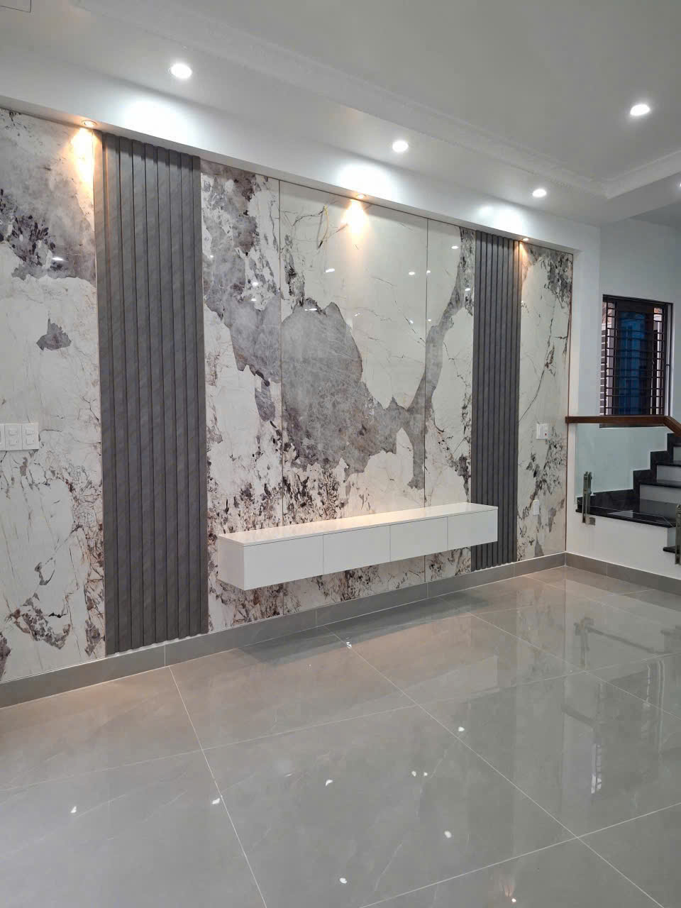 CĂN GÓC - 3 TẦNG - ĐỘC LẬP - Ô TÔ ĐỖ CỬA - TẠI ĐỒNG HOÀ - PHÁP LÝ ĐẦY ĐỦ - Ảnh 2