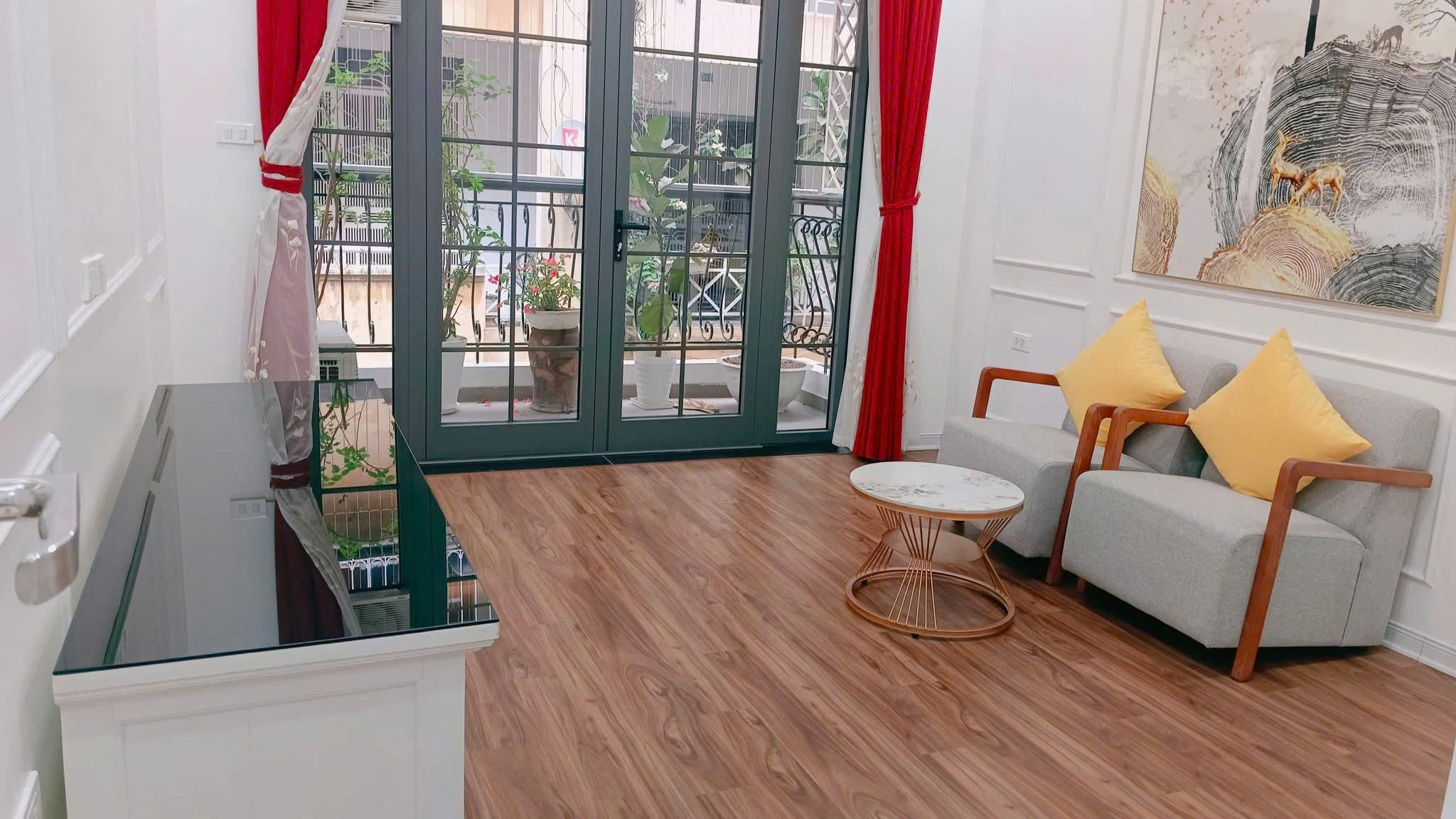 BÁN NHÀ NGỌC LÂM, LONG BIÊN, GẦN BẾN XE, TRƯỜNG HỌC, CHỢ, NHÀ PHÂN LÔ, Ô TÔ TRÁNH, FULL NỘI THẤT. - Ảnh 1