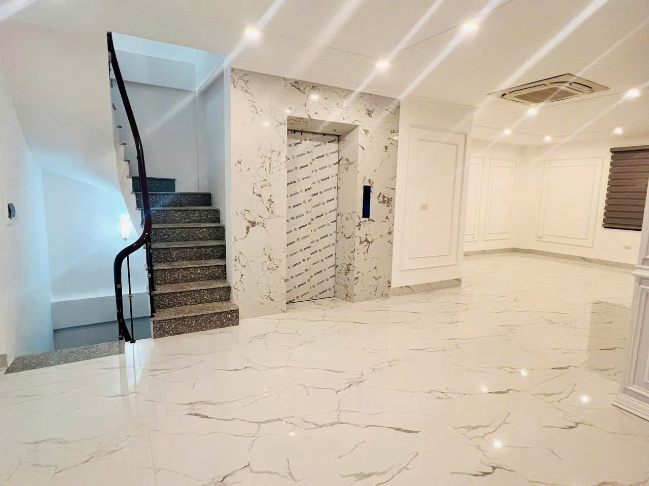 Khuât Duy Tiến Thang Máy - Kinh Doanh Oto Đỗ Cửa DT 50m x 8 tầng Giá 25.9 tỷ - Ảnh 1