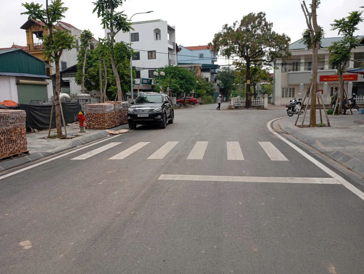 Bán đất phân lô ở Bát Khối Long Biên vỉa hè oto tránh nhau rộng 70m mặt tiền: 4.7m, 11 tỷ - Ảnh chính