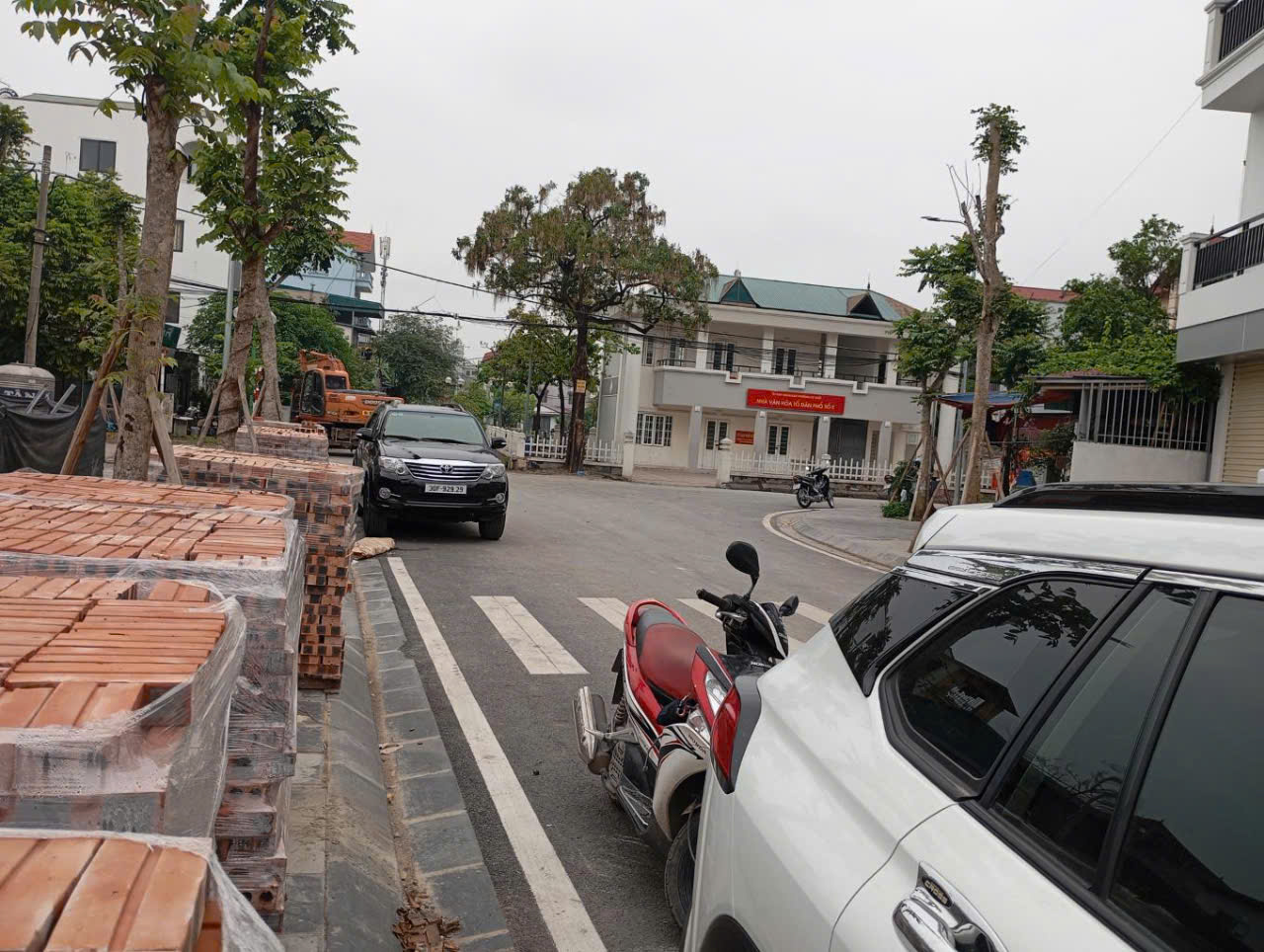 Bán đất phân lô ở Bát Khối Long Biên vỉa hè oto tránh nhau rộng 70m mặt tiền: 4.7m, 11 tỷ - Ảnh 2