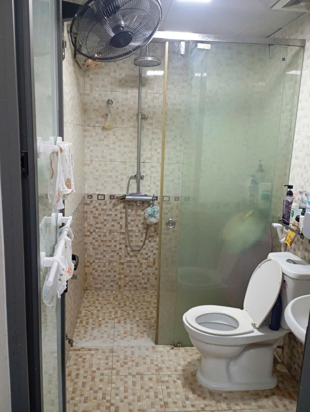 HƠN 8 TỶ, NHÀ NGUYỄN VĂN CỪ 40M, 4T, MT4M, Ô CHỜ THANG MÁY, CÁCH 20M RA SÂN XE 45 CHỖ QUAY ĐẦU. - Ảnh chính