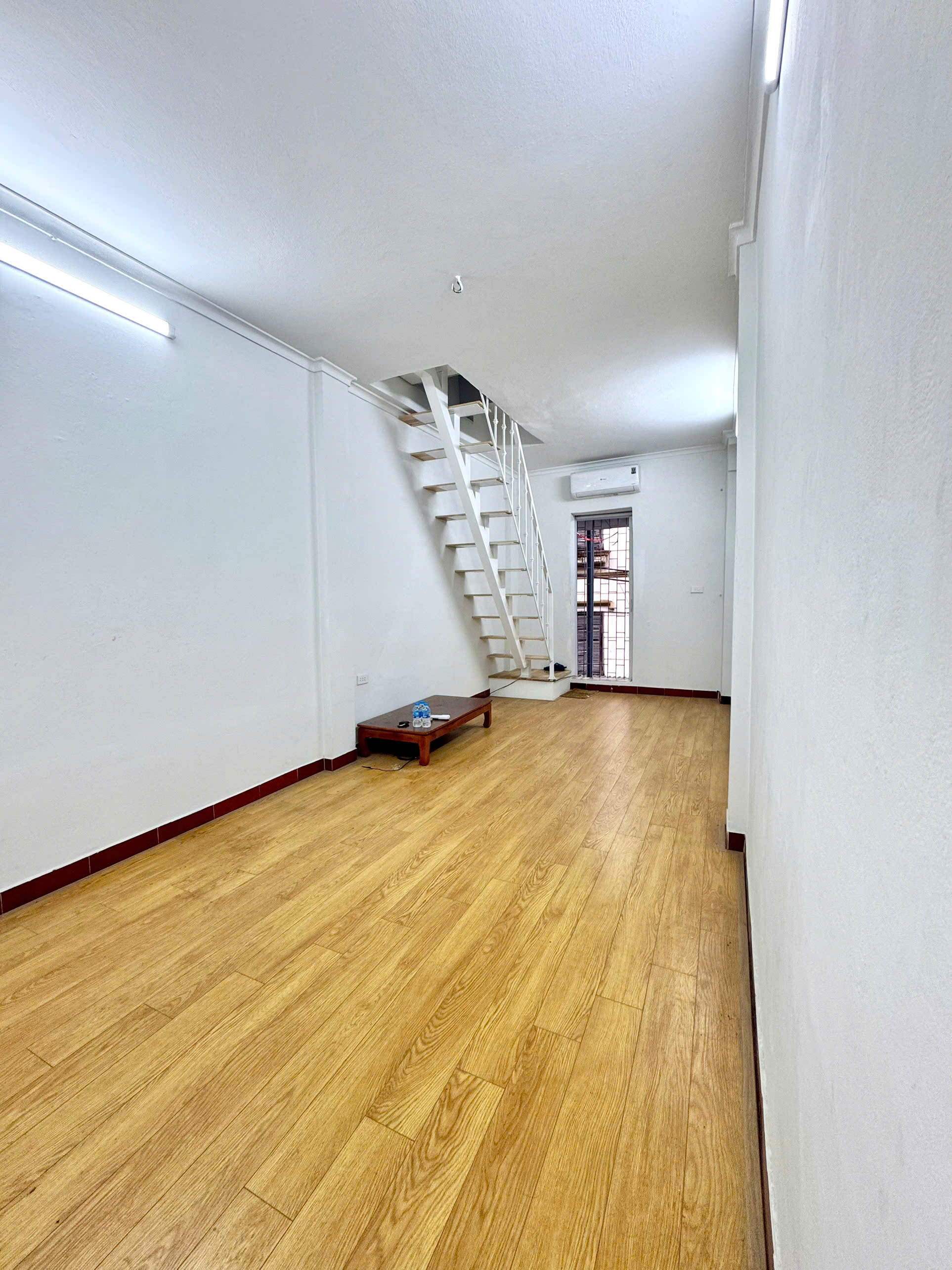 Bán nhà tập thể phố Hồng Mai, Hai Bà Trưng DTSD 70M, 3 ngủ, 2vs giá 2.75 tỷ, 20m ra ô tô - Ảnh chính