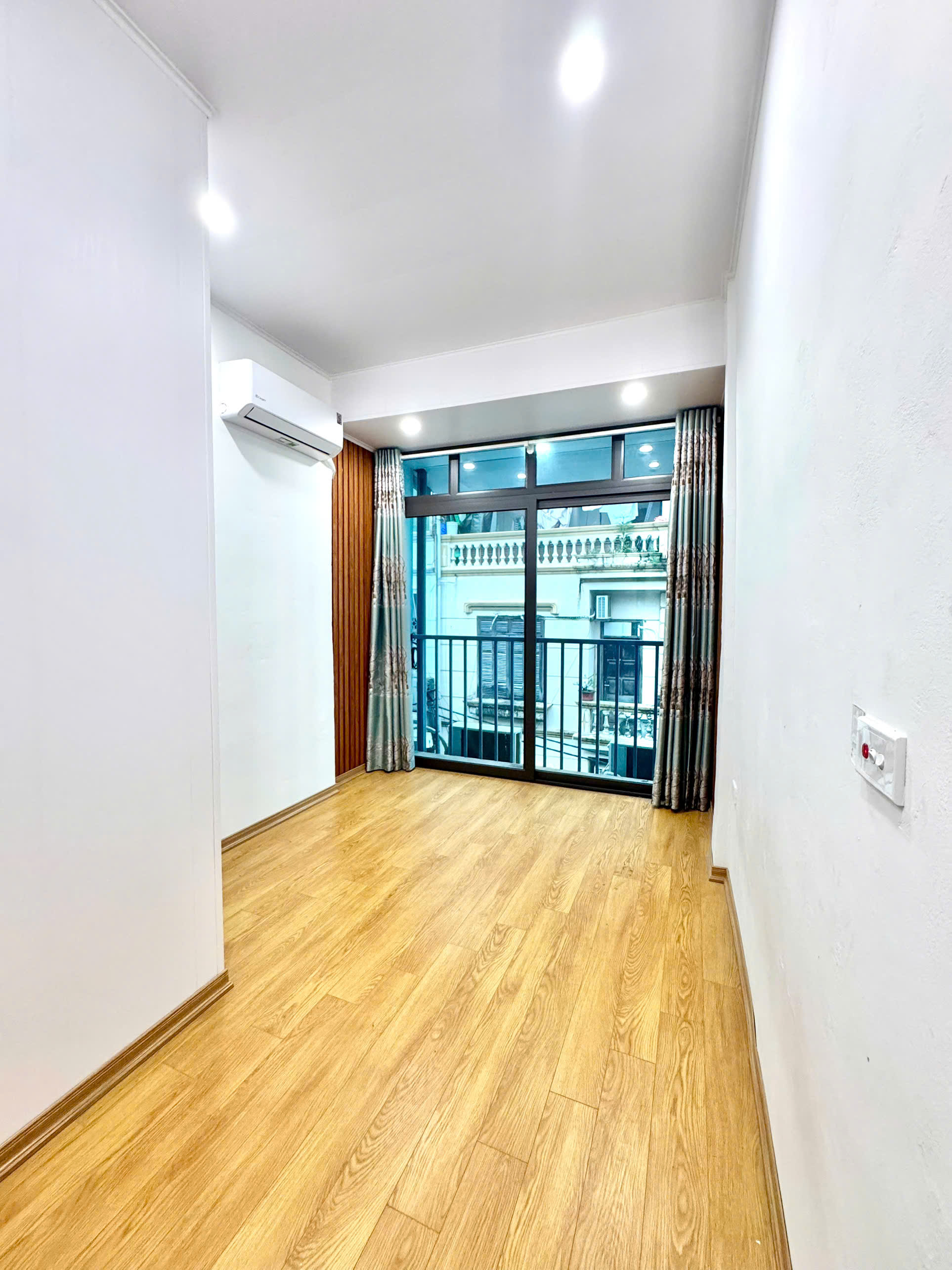 Bán nhà tập thể phố Hồng Mai, Hai Bà Trưng DTSD 70M, 3 ngủ, 2vs giá 2.75 tỷ, 20m ra ô tô - Ảnh 2