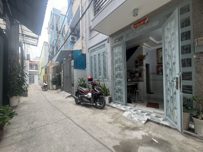 QUẬN 8 - NHÀ 3 TẦNG ĐẸP - TẶNG FULL NỘI THẤT - HẺM 3 GÁC SẠCH ĐẸP HIẾM  THẤY - GIÁ CHỈ 2.48 TỶ - Ảnh 4
