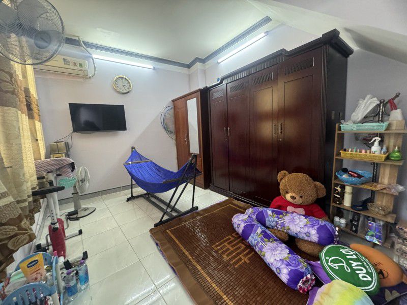 QUẬN 8 - NHÀ 3 TẦNG ĐẸP - TẶNG FULL NỘI THẤT - HẺM 3 GÁC SẠCH ĐẸP HIẾM  THẤY - GIÁ CHỈ 2.48 TỶ - Ảnh 2