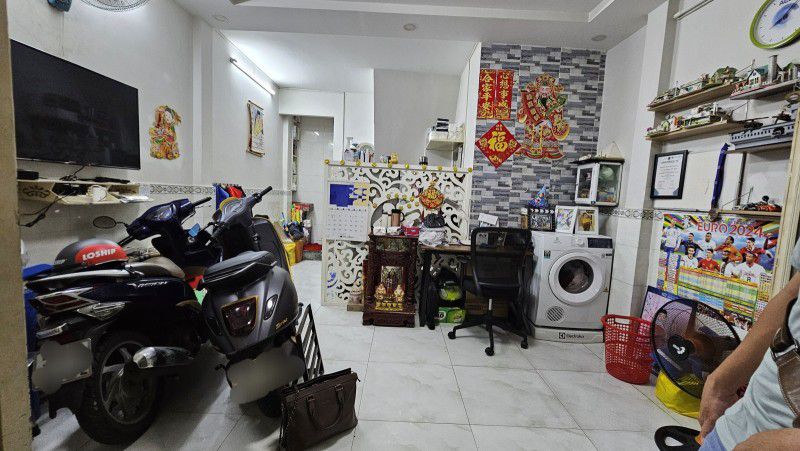 VỊ TRÍ ĐẸP - NHỈNH 2 TỶ HIẾM NHÀ BÁN QUẬN 11 - NHÀ ĐẸP VÀO Ở NGAY - CÁCH VÀI BƯỚC CHÂN RA HẺM Ô TÔ - Ảnh chính