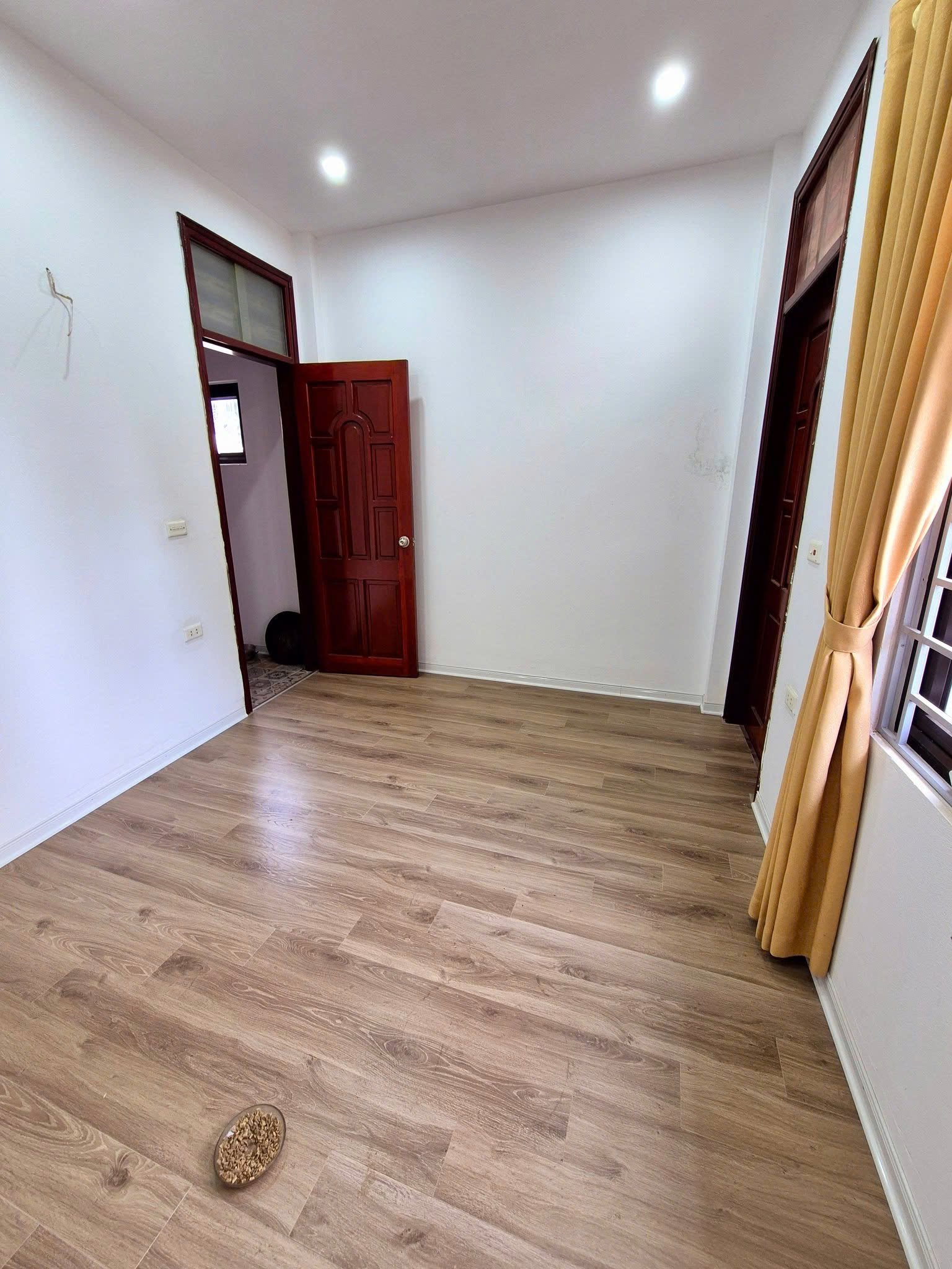 NHÀ ĐẸP - LÔ GÓC - MẶT TIỀN RỘNG Ô TÔ 5 TẠ - GẦN PHỐ - TẦM TIỀN DỄ CHỐT - Ảnh 1