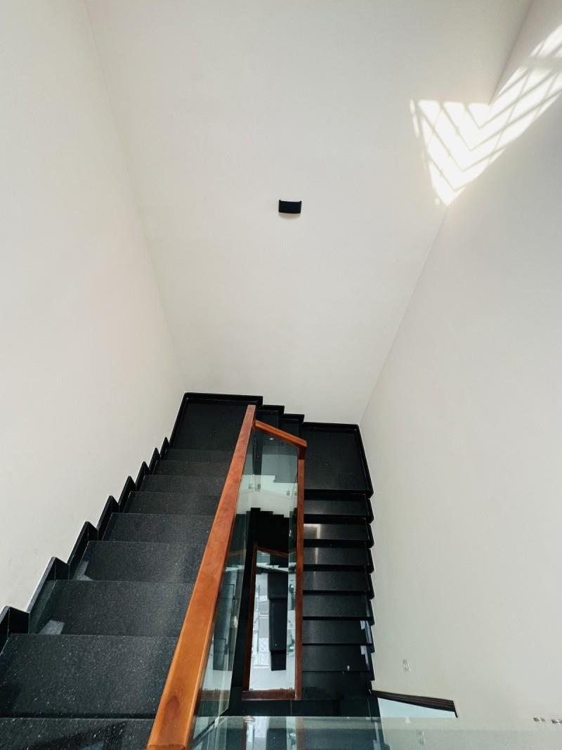 **Bán nhà 3 tầng HXH Bạch đằng** p2, Tân Bình, (4,3*17) giá chỉ 11,x tỷ - Ảnh 1