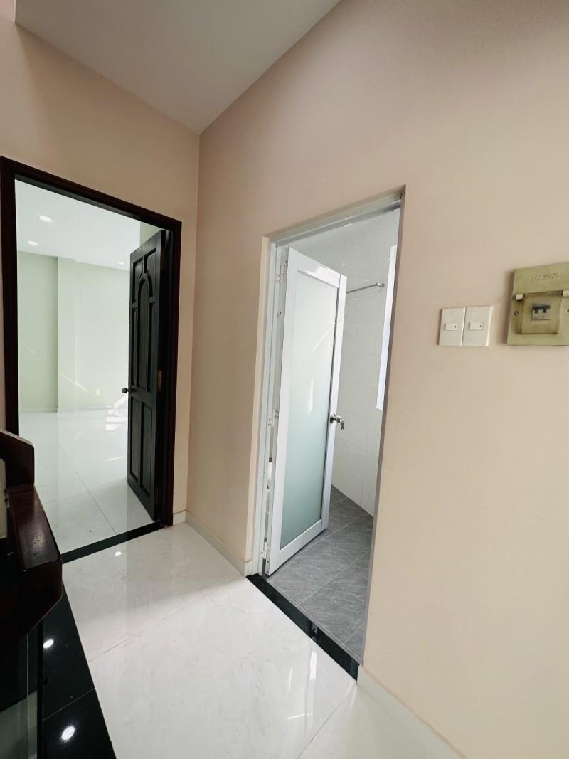 **Bán nhà 3 tầng HXH Bạch đằng** p2, Tân Bình, (4,3*17) giá chỉ 11,x tỷ - Ảnh 2