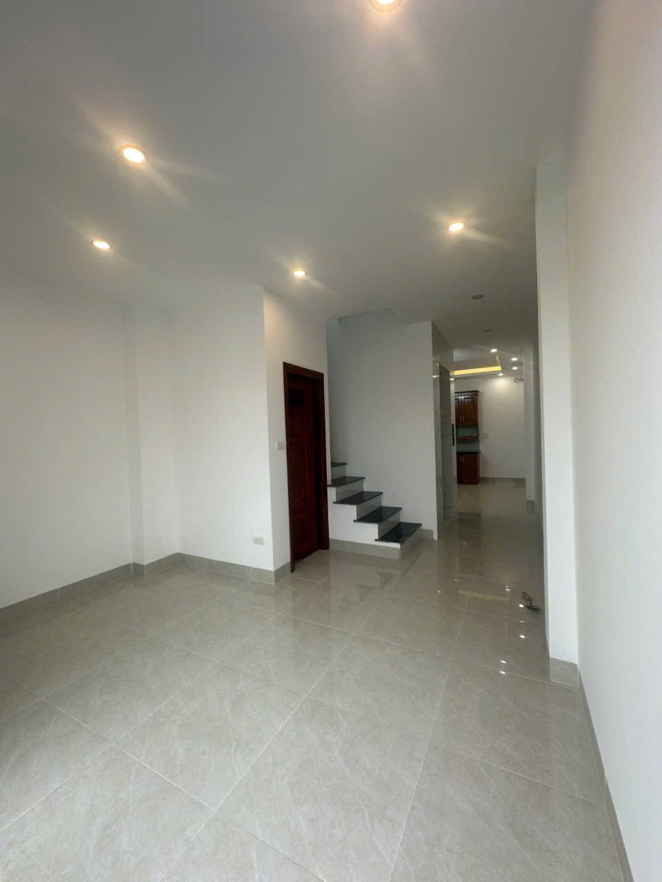 Cần bán nhà 7T THANG MÁY- Hoàng Cầu, Đống Đa, 40m2, KD- Ô TÔ, 14 Tỷ - Ảnh 1