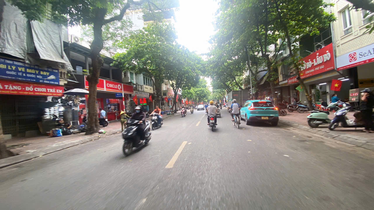 BÁN NHÀ DÂN XÂY NGUYỄN VĂN CỪ 40M, 4T, MT3.8M, Ô CHỜ THANG MÁY, CÁCH 15M Ô TÔ TRÁNH. - Ảnh chính