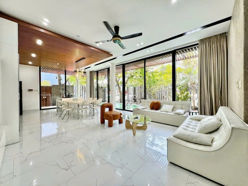 Villa lô góc ,hồ bơi - Ngay cổng sân bay - Giá 22 tỷ . - Ảnh 1
