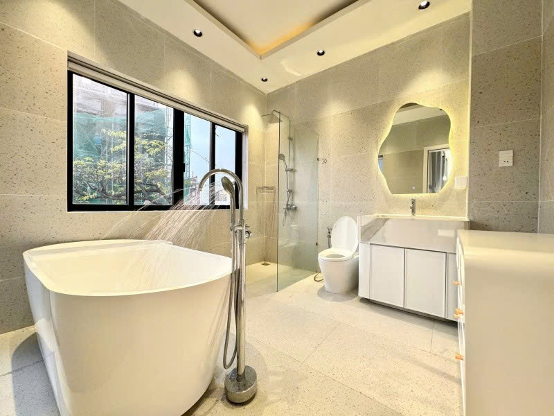 Villa lô góc ,hồ bơi - Ngay cổng sân bay - Giá 22 tỷ . - Ảnh 2