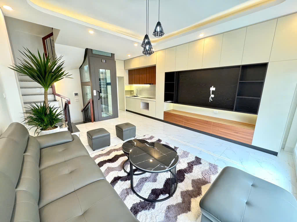 HIẾM - NHÀ ĐẸP ĐẠI LA - CHỈ 8.2 TỶ - CÁCH PHỐ 30M - THANG MÁY - 5 TẦNG Ở NGAY! - Ảnh 1