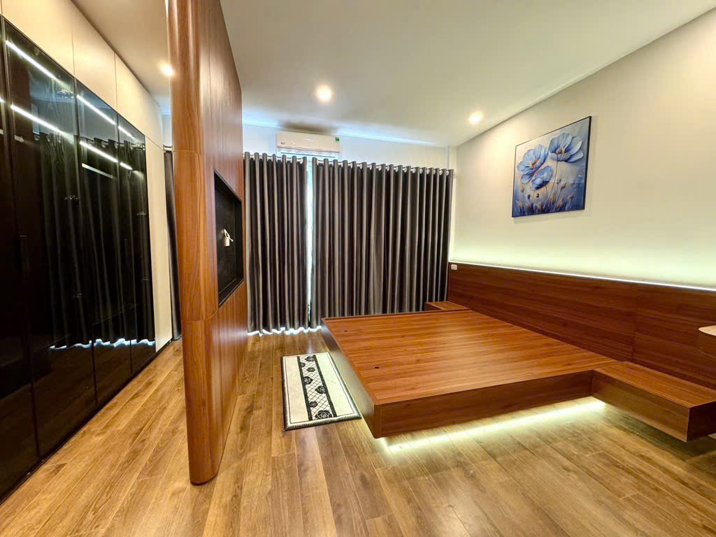 HIẾM - NHÀ ĐẸP ĐẠI LA - CHỈ 8.2 TỶ - CÁCH PHỐ 30M - THANG MÁY - 5 TẦNG Ở NGAY! - Ảnh 2