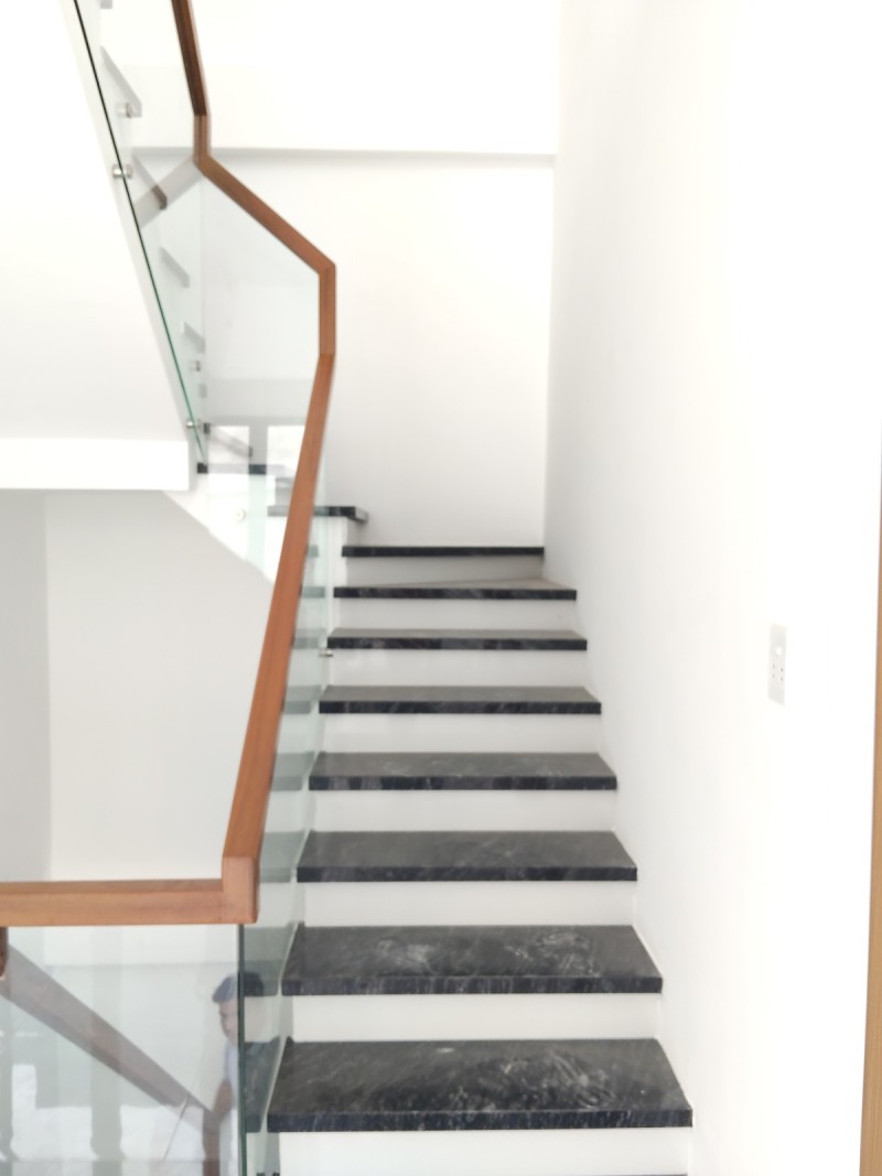 ♣ Nhà sát MT Bình Thái 4, 63m2, ngang 8m, 3 tầng mới, xây tâm huyết, 9 trụ, hiện đại, thoáng, 3.2 tỷ - Ảnh 4