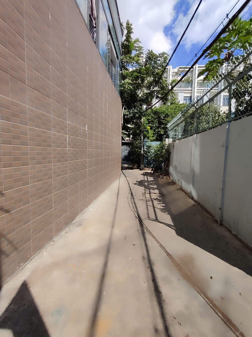 20m ra ÔTÔ, Hoàng Hoa Thám, 2 Tầng (4m x 10m), chỉ có 3.5 tỷ BỚT LỘC - Ảnh 1