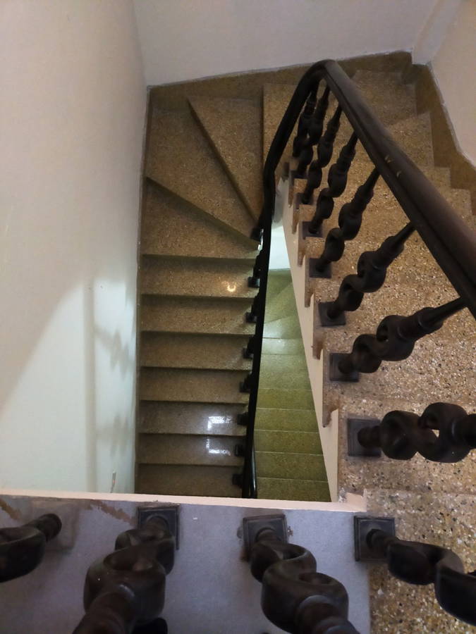 Bán Nhà Chợ Khâm Thiên. Đống Đa. DT 44m2. MT 4,2m. 3 Tầng. Giá 6,08 Tỷ. - Ảnh 2