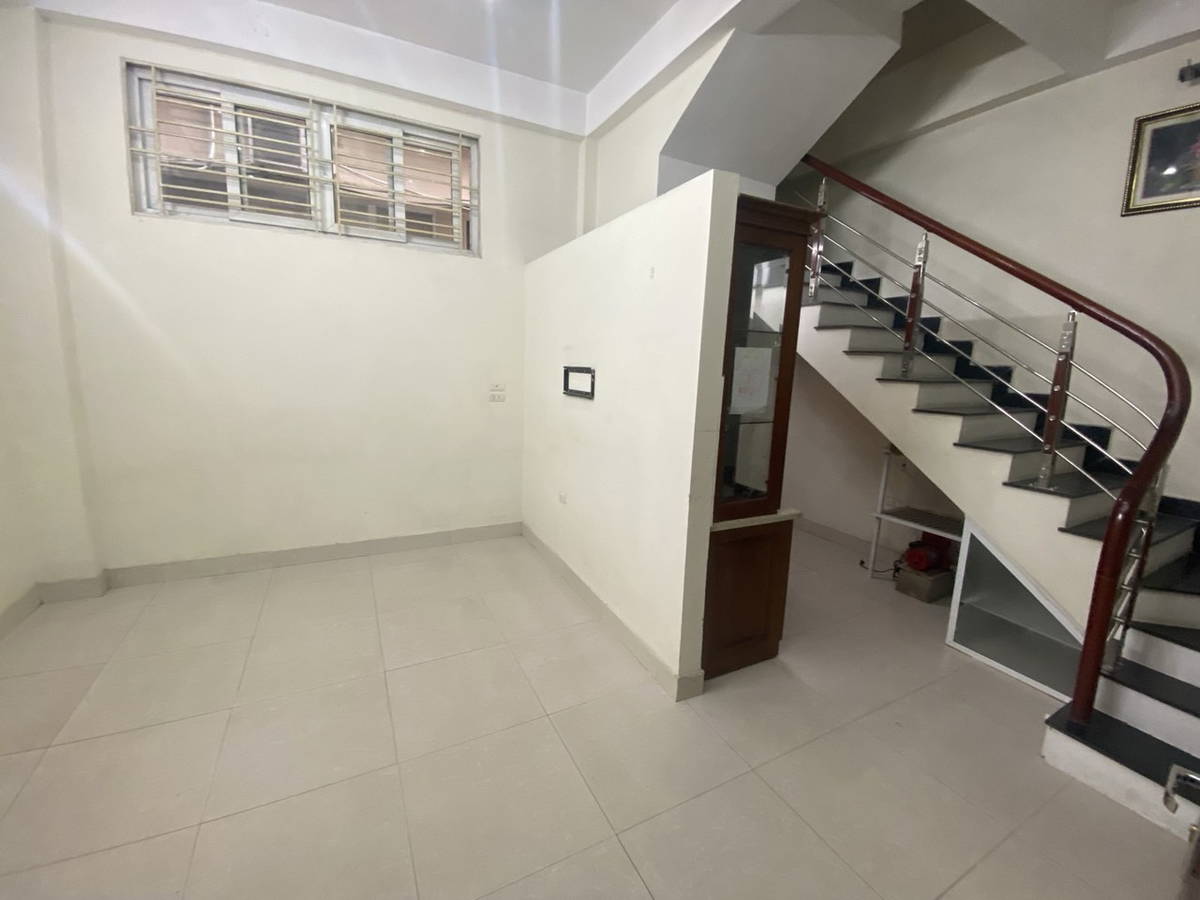 Bán Nhà Thịnh Quang. Đống Đa. DT 31m2. MT 4,2m. 5 Tầng. Giá 6,18 Tỷ. - Ảnh chính