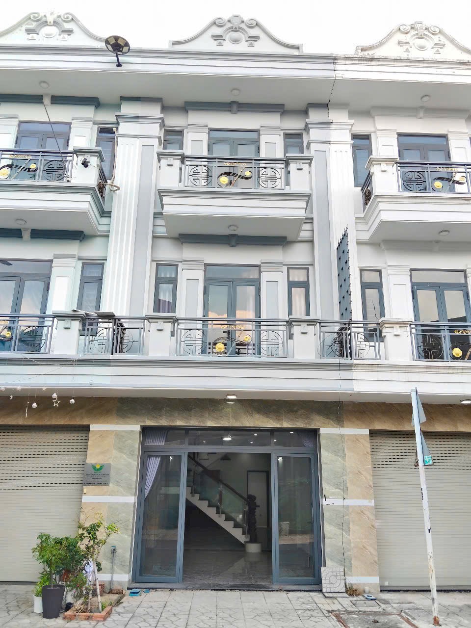 GIA ĐÌNH TÔI CẦN BÁN GẤP CĂN NHÀ PHỐ MẶT TIỀN ĐƯỜNG KINH DOANH MUA BÁN ĐƯỢC - Ảnh chính