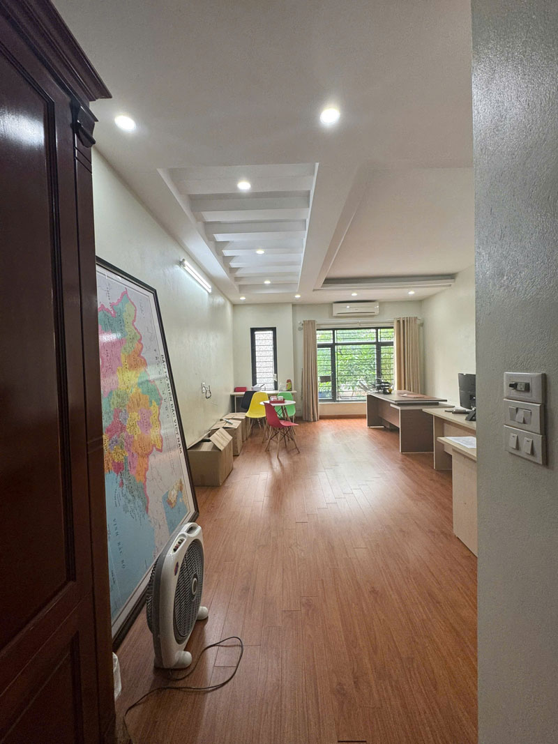 Cần bán 98,2m2 nhà 4,5 tầng mặt phố Nguyễn Văn Hưởng. Vị trí đẹp, ô tô tránh, vỉa hè, kinh doanh - Ảnh 3