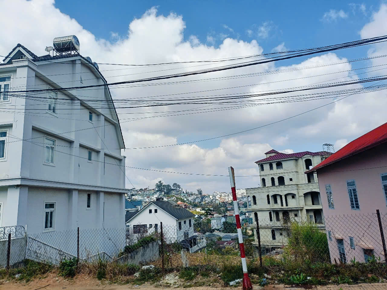 Chính chủ tôi cần bán nhanh (hoặc cho thuê) lô đất đẹp ngay trung tâm Đà Lạt, phường 3, đường Tô - Ảnh 1