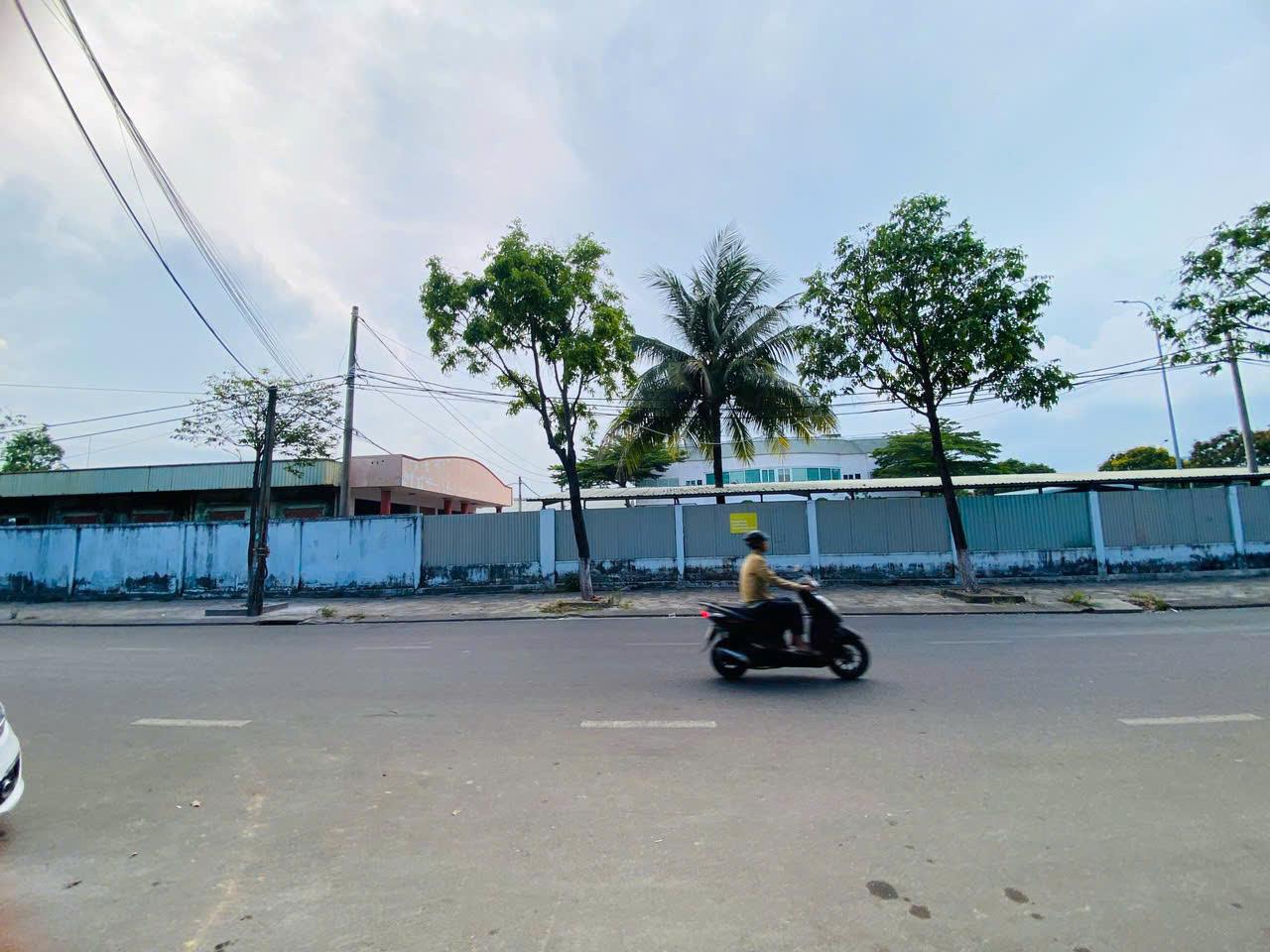 BÁN 2 LÔ ĐẤT MT 10M5 mặt đường NGUYỄN VĂN tạo nên BẾN XE ĐÀ NẴNG ĐANG xuất hiện SẴN tổng doanh thu - Ảnh 1