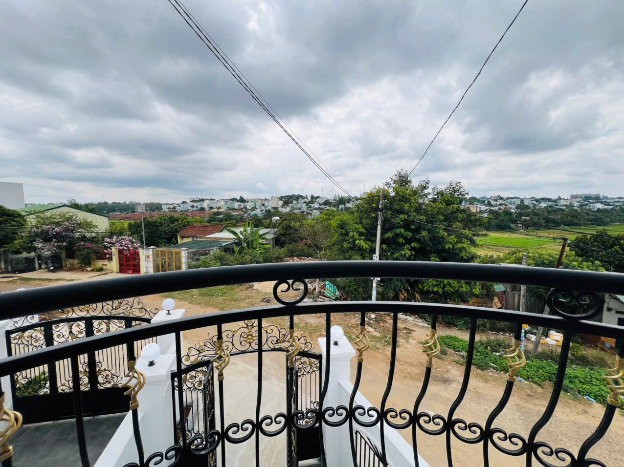 BÁN NHÀ 1 MÊ GÓC 2MT ĐẸP – HẺM XE HƠI LÊ ĐÌNH CHINH, TP PLEIKU –FULL NỘI THẤT, GIÁ TỐT LH:0907146779 - Ảnh 4