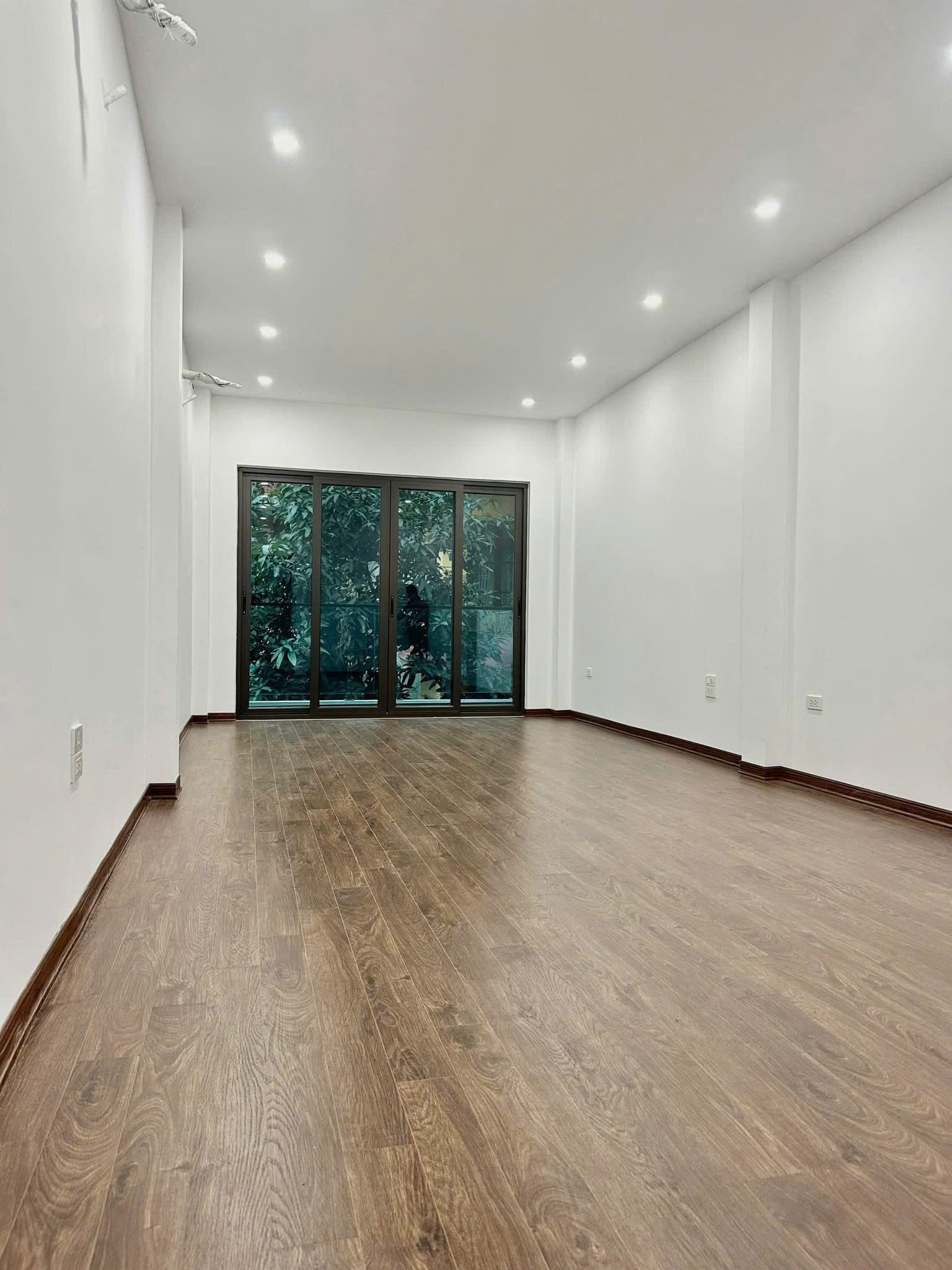 NHÀ VỊ TRÍ CỰC ĐẸP SÁT NGAY XUÂN LA-TÂY HỒ. 50M2 X 6 TẦNG, SỔ ĐỎ, 14.8 TỶ. LH:0979192933. - Ảnh 1