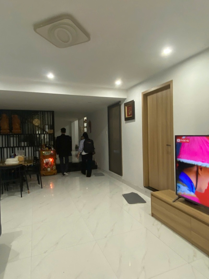 HIẾM CÓ ĐỂ ĐẦU TƯ! Nhà 2 tầng ngang 7m Nguyễn Văn Thoại, vị trí đắc địa, hướng Đông mát mẻ, chỉ 9.5 - Ảnh 3