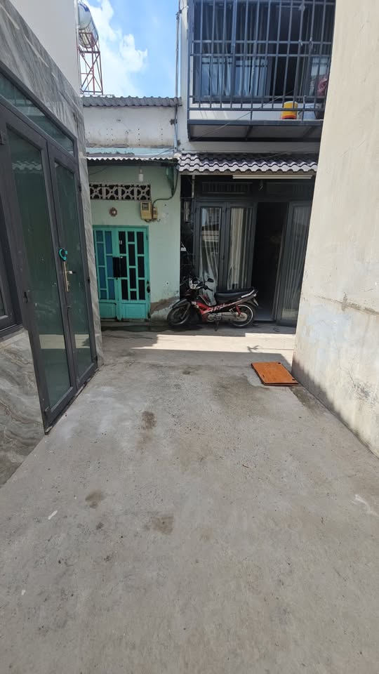 Bán nhà tặng kèm nội thất đầy đủ chỉ cần xách vali vào ở ngay chỉ 500tr - Ảnh 3
